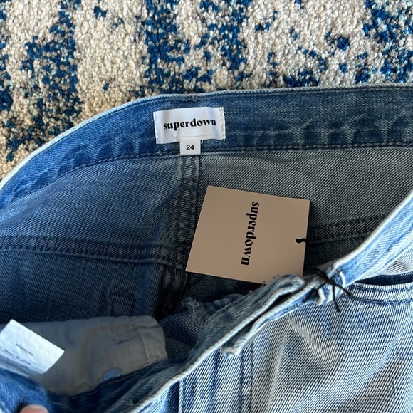 superdown Ramona High Waisted Jean in Light Blue Wash 24 - Picture 6 of 9